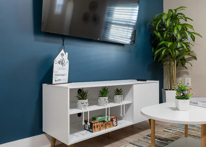 Downtown Urban - Near Metra & Naperville With Parking, Desk, Laundry Апартаменты Лайл