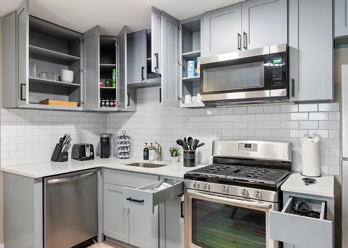 Downtown Urban - Near Metra & Naperville With Parking, Desk, Laundry Апартаменты Лайл