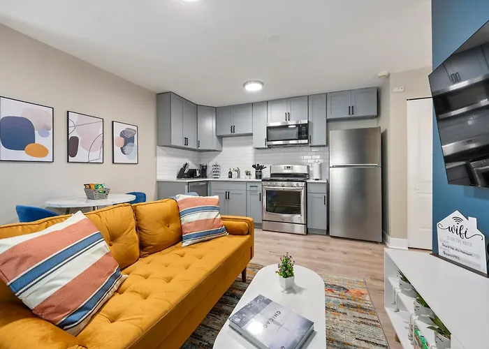 Downtown Urban - Near Metra & Naperville With Parking, Desk, Laundry Апартаменты *