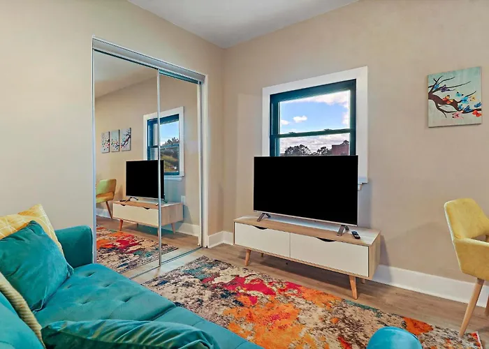 Downtown Urban - Near Metra & Naperville With Parking, Desk, Laundry Апартаменты Лайл